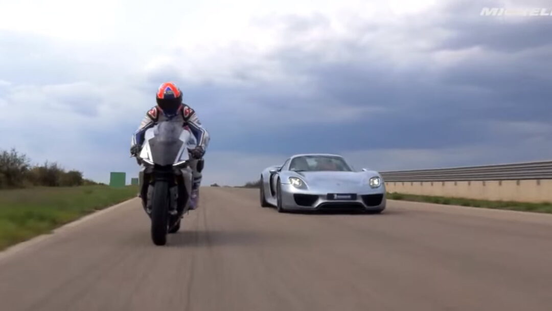 Porsche 911 Spyder Vs Yamaha R1