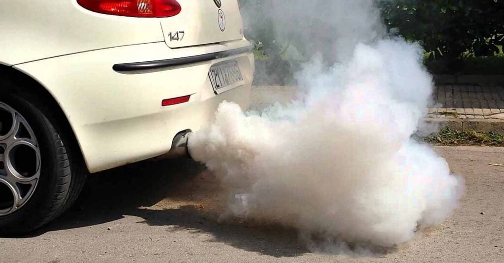 Humo Escape Coche