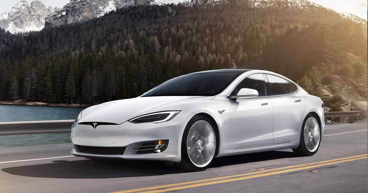 Tesla Model S 2018