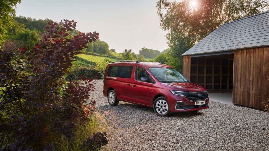 2022 ford tourneo connect 10