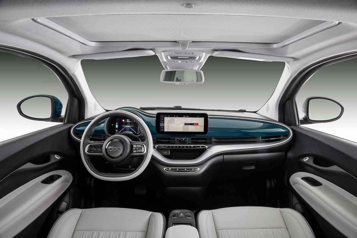 Fiat 500e electrico interior