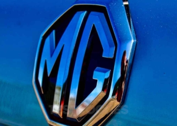 mg logotipo frontal coche