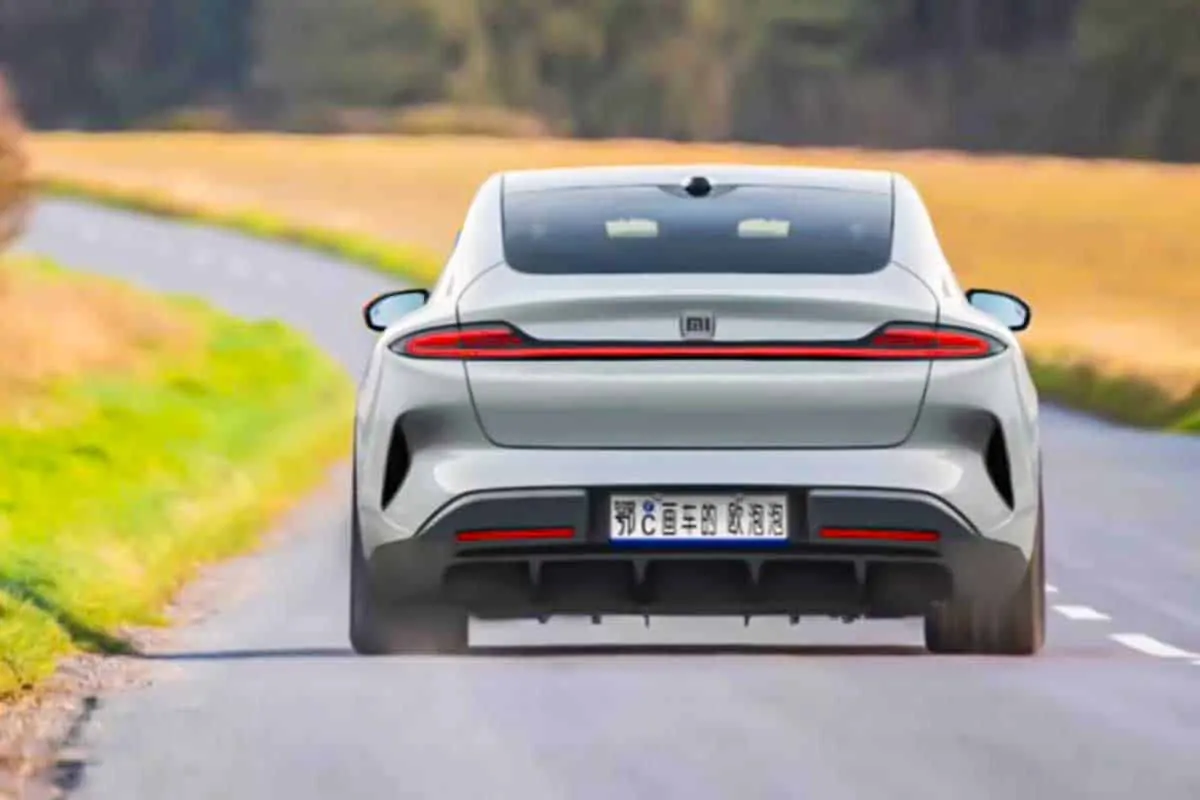 El Xiaomi SU7 impresiona al mundo con su bajísimo consumo, tan solo 8,8 kWh/100 km